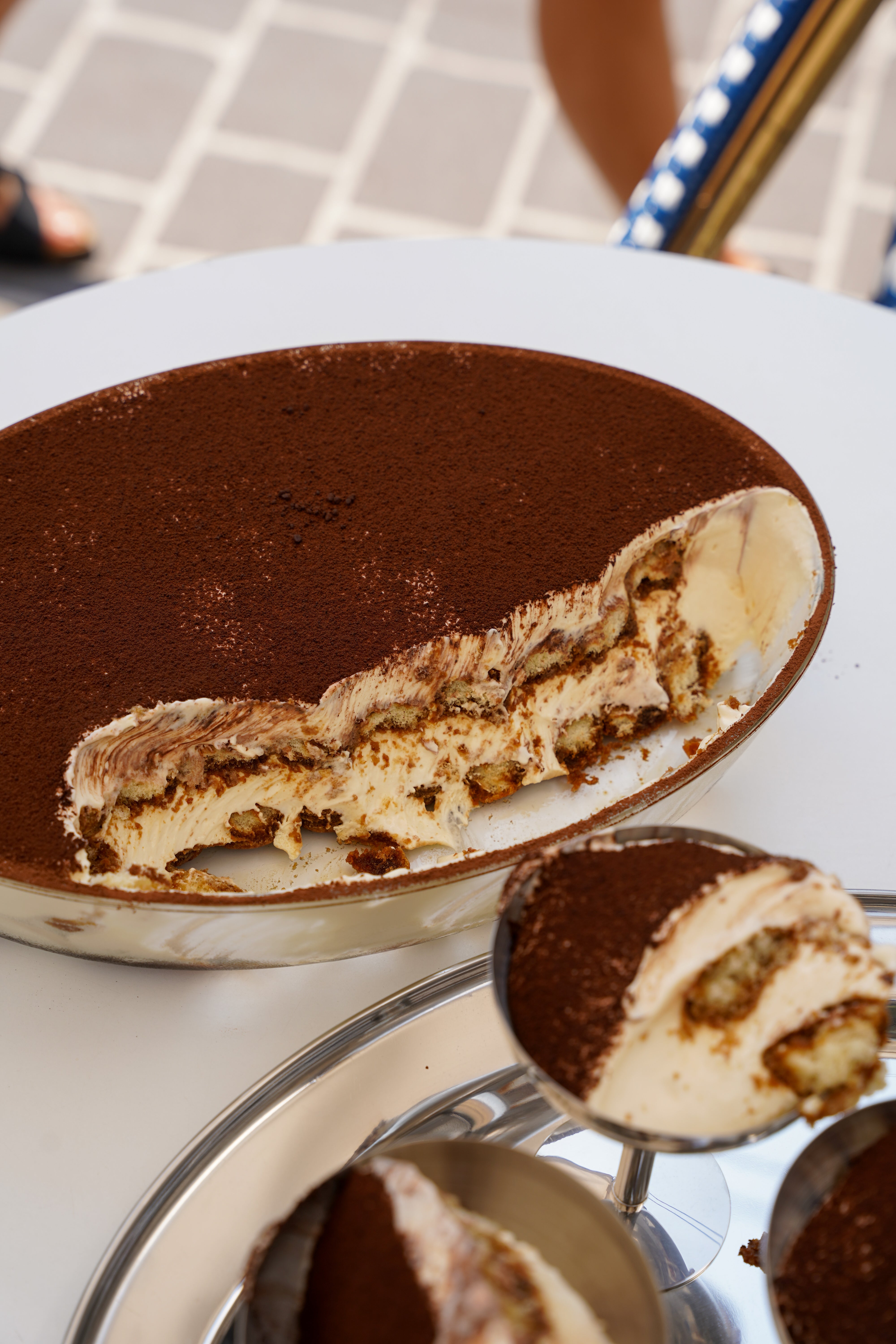 Rectangle Family-Size Tiramisu (3L) – Darvella Patisserie